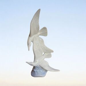 UCGC Korea Porcelain Seagulls Figurine Vintage